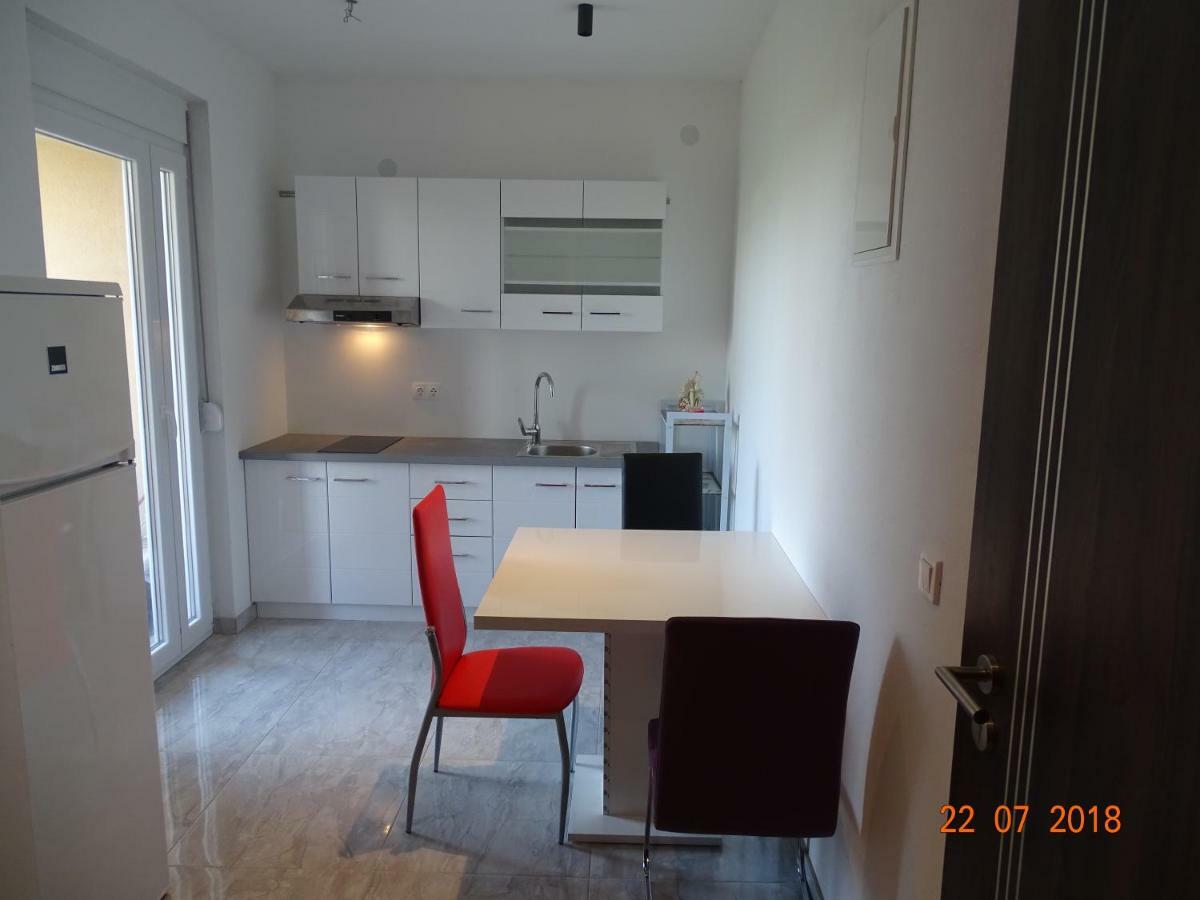 Apartments Borna Sukošan 外观 照片